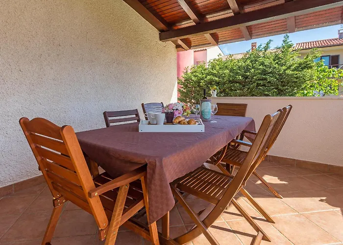 Nada In Vinkuran Semesterbostad